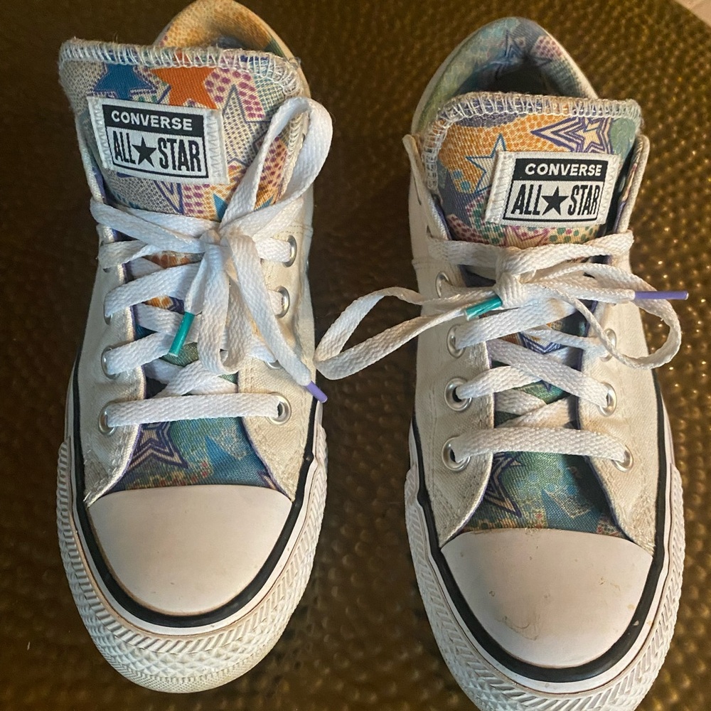 Women’s Converse All Stars white tennis shoes